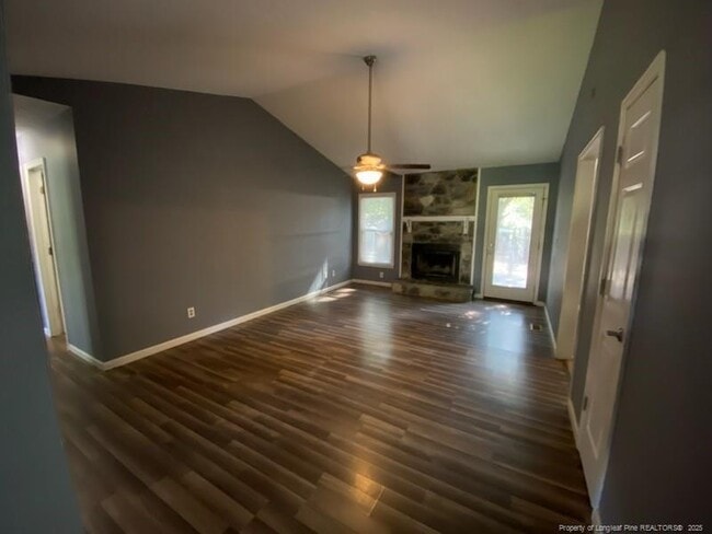 Foto del edificio - 525 Jennings Farm Rd