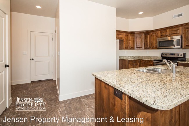 Building Photo - 68 S 6130 W