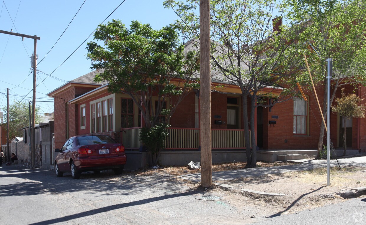Building Photo - 1124 N El Paso St