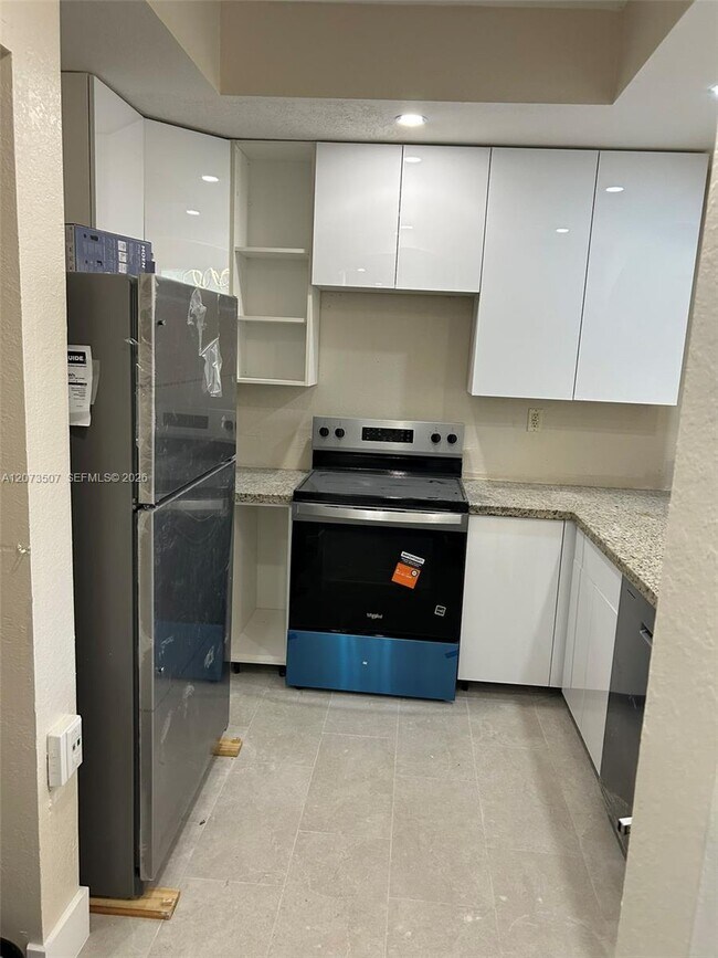 Foto del edificio - 8964 W Flagler St