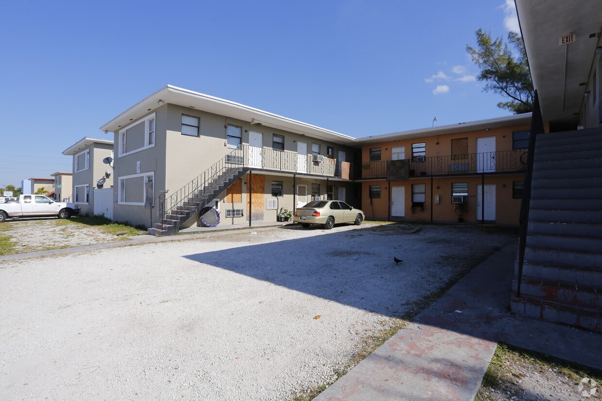 Foto del edificio - 6511 NW 12th Ave
