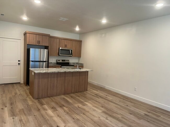 Building Photo - 27 N Gateway Dr