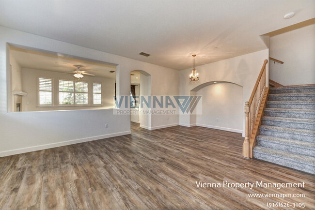 Building Photo - 1003 Ferry Cir