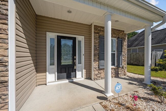 Building Photo - Welcome to Wynbrookee Lane!