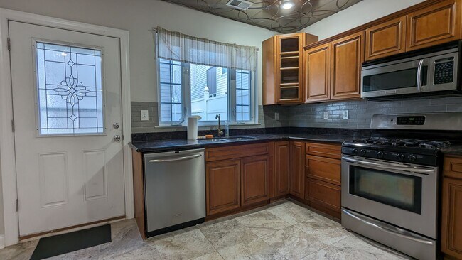 Foto del edificio - Fishtown 4 Bedroom Home