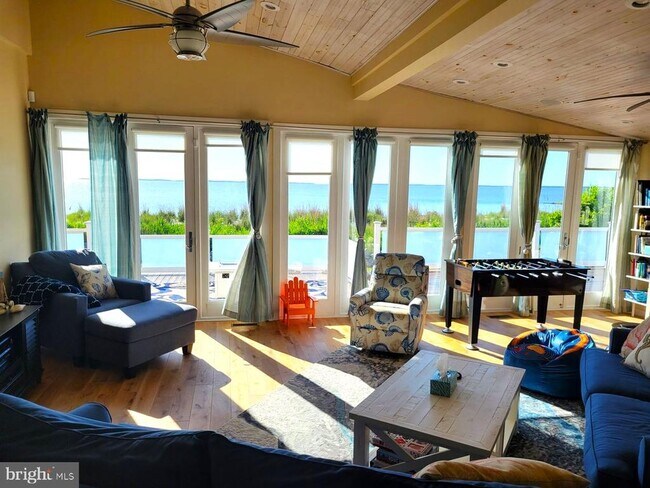 Foto del edificio - 8034 Riverview Rd