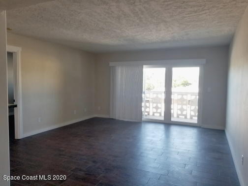 Building Photo - 221 Columbia Dr