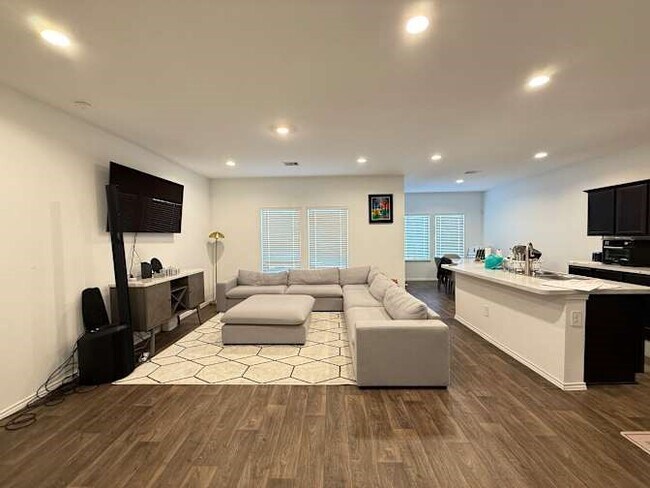 Foto del edificio - 21202 Frosted Fern Ln