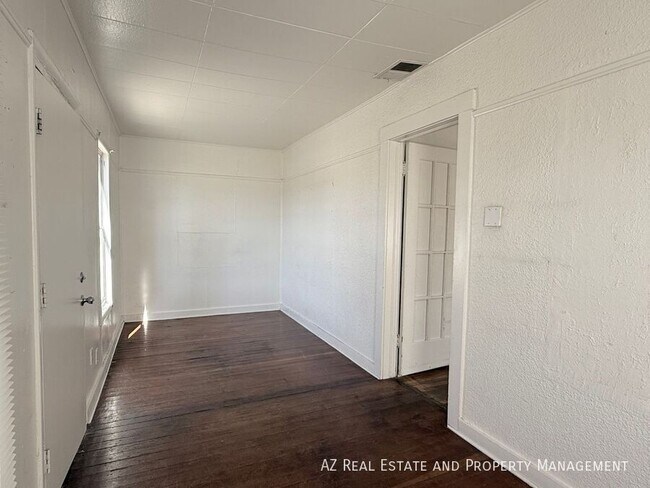 Foto del edificio - 3809 N 9th Pl