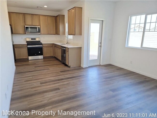 Building Photo - 4 br, 3 bath House - 420 Desert Cadence St