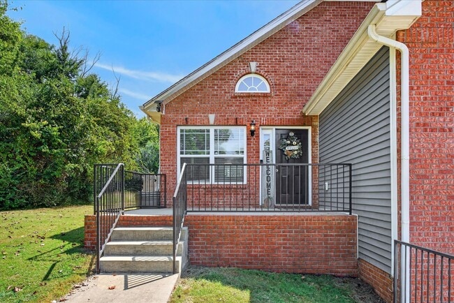 Building Photo - 301 Birdsong Trc