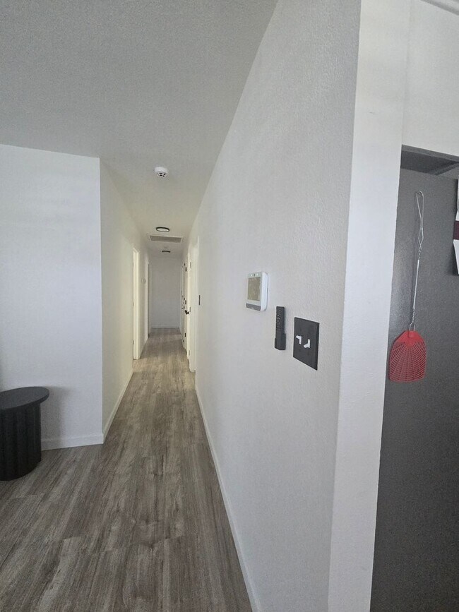 Foto del edificio - 4 BR 2 Ba Available 9/1
