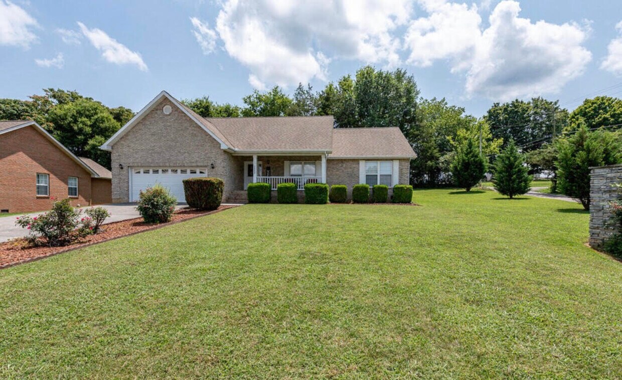 Primary Photo - 2802 Country Meadows Ln