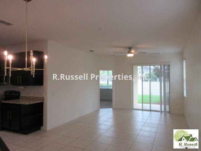 Foto del edificio - Avalon Park townhouse - 4 bedroom 2.5 bath...