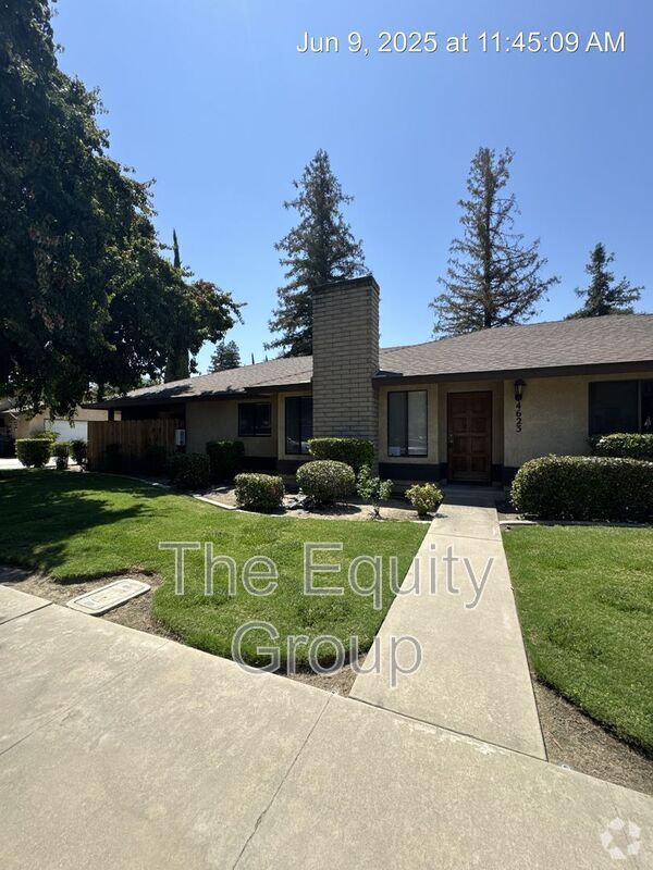 Building Photo - 4623 W Cypress Ave