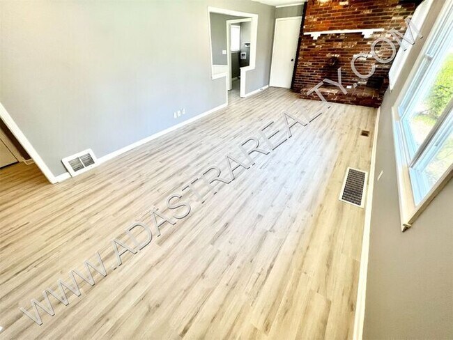Foto del edificio - Awesome Shawnee Home in Quiet Neighborhood...