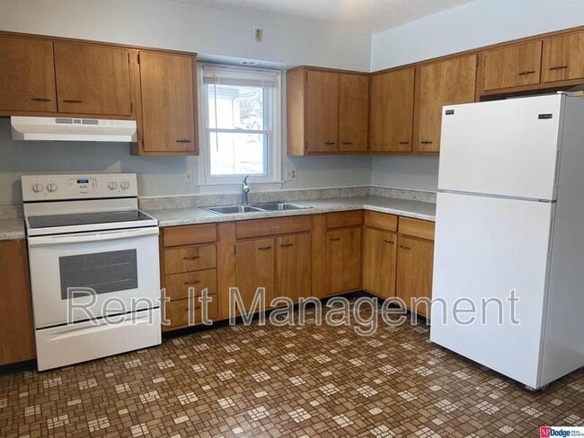 Building Photo - 6012 N 68th St