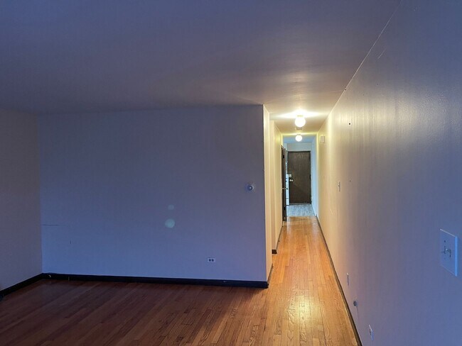 Foto del edificio - 1912 W State St