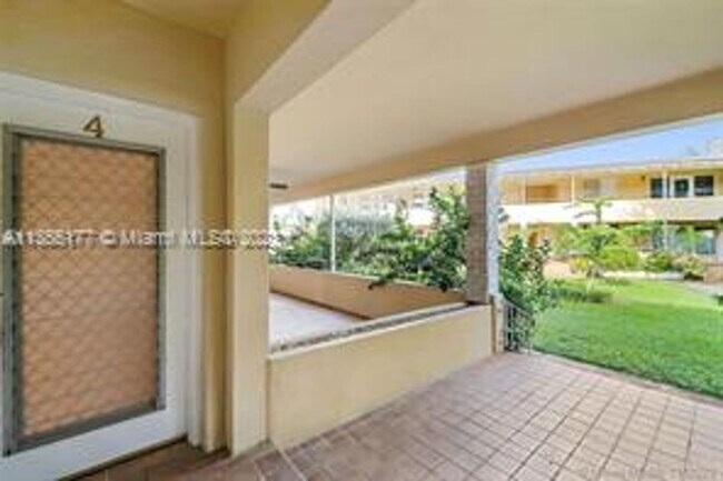 Foto del edificio - Recently Updated 1 Bedroom Condo Available...