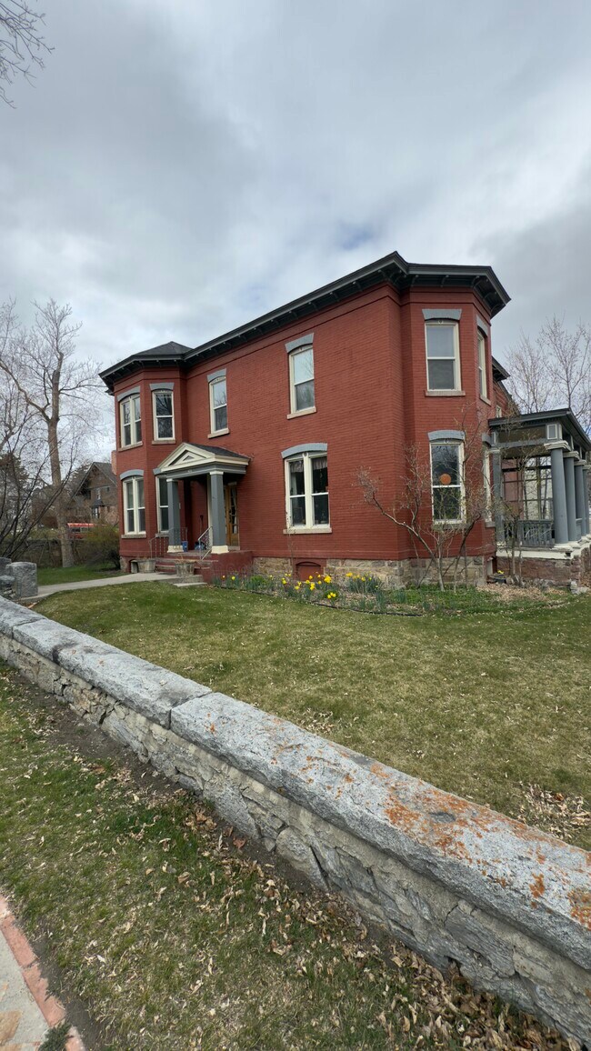 Building Photo - 428 Power St