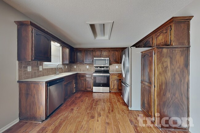 Building Photo - 1501 Cypress Dr