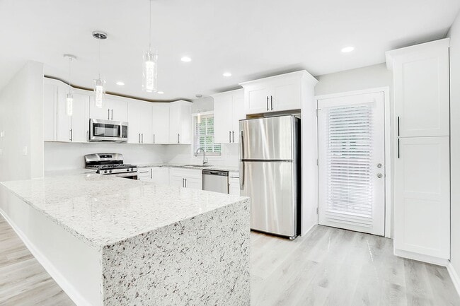 Foto del edificio - 2675 Jamestown Way
