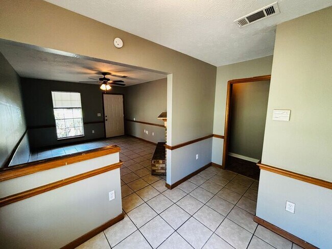 Foto del edificio - 116 Timberlawn Rd