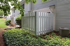Foto del edificio - 1722 Cotton Patch Ln