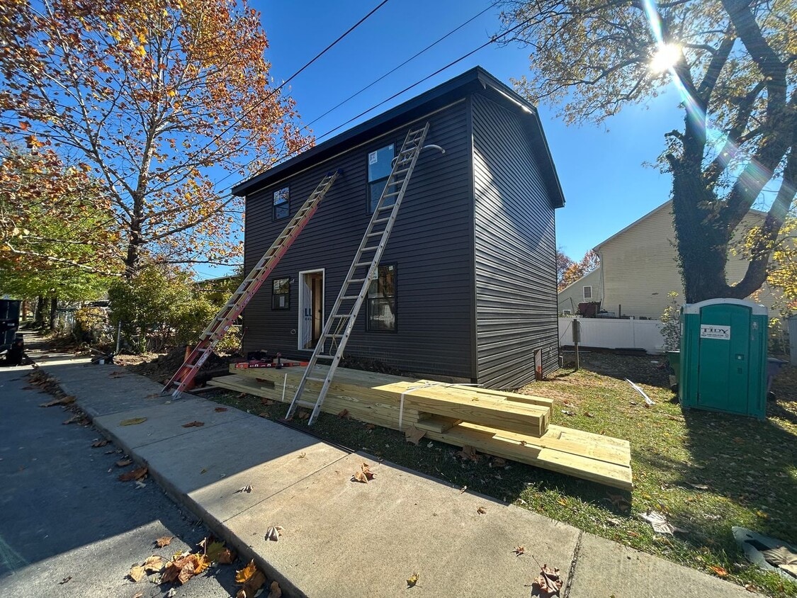 Foto del edificio - 105 Watson Ave