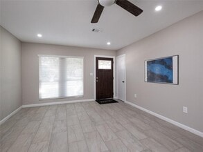 Building Photo - 3215 Soway St