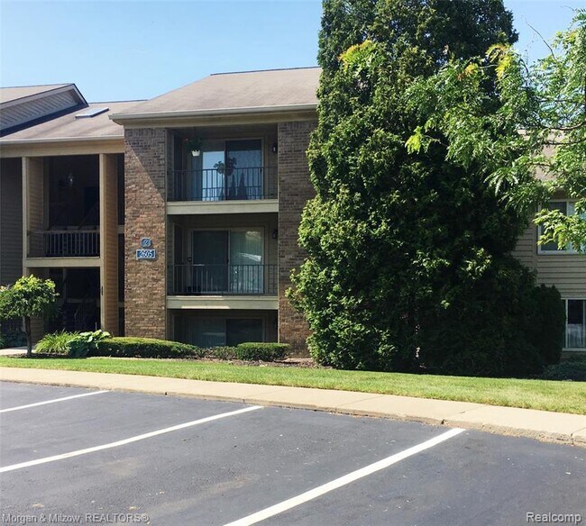 Building Photo - 2605 Greenstone Blvd