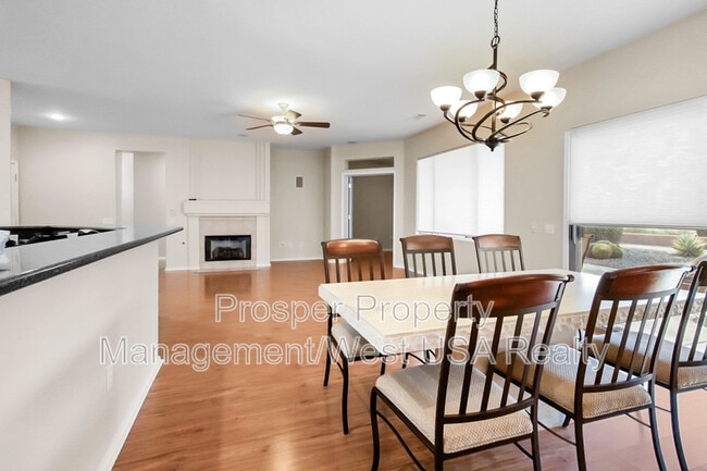 Building Photo - 17547 W Calistoga Dr