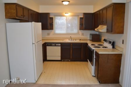 Building Photo - 9125 Arlington Dr