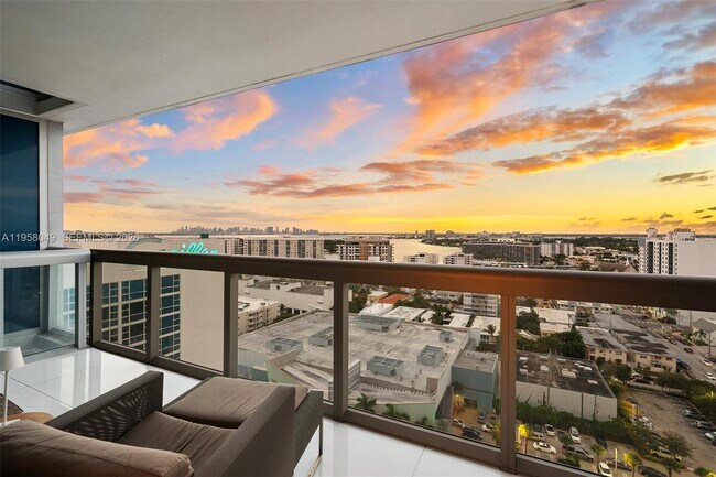 Foto del edificio - 6899 Collins Ave