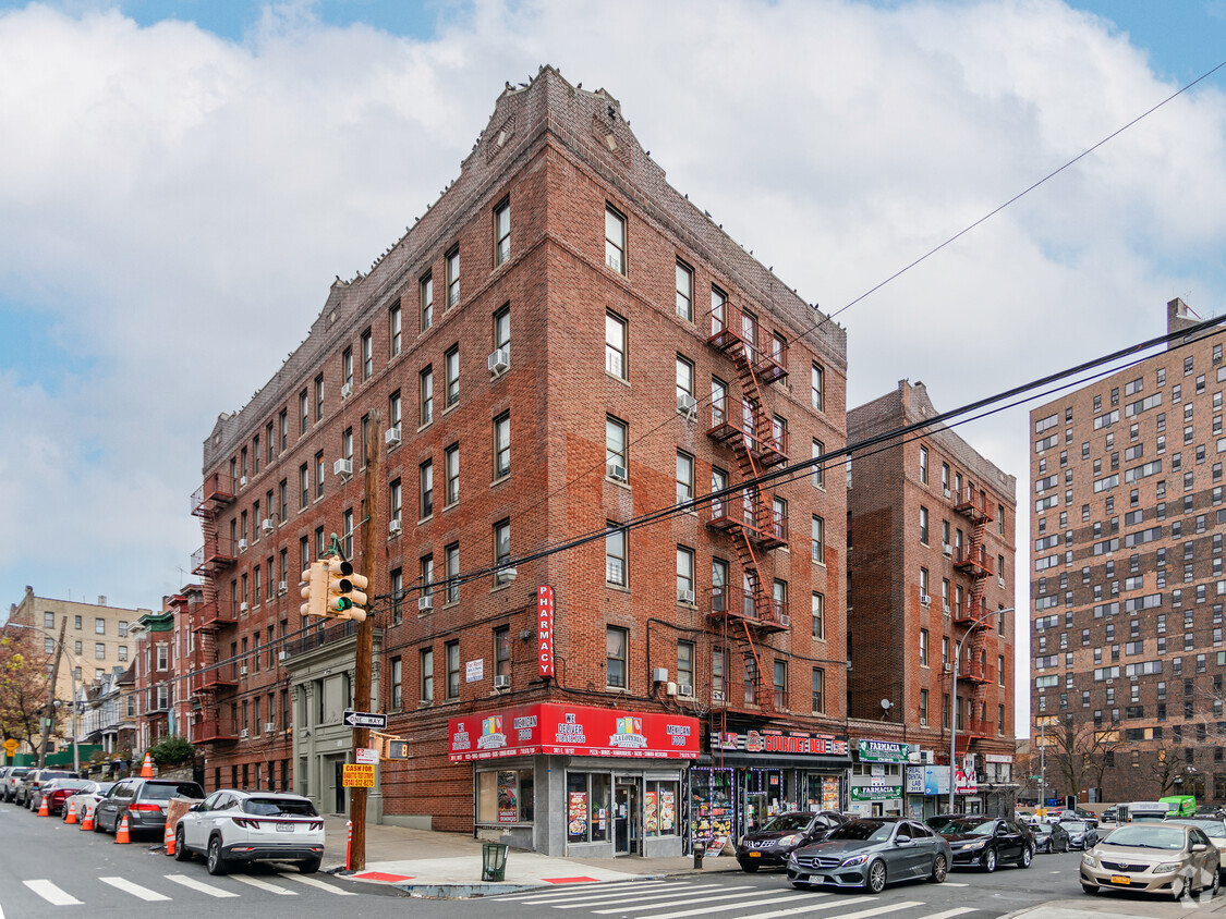 Primary Photo - 301-317 E 181st St
