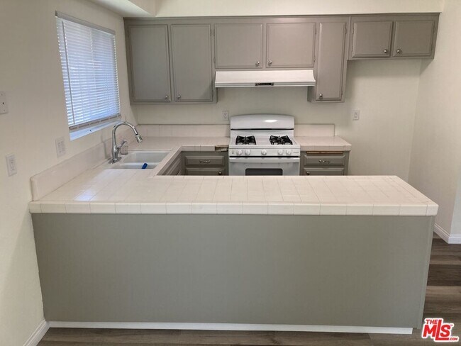 Foto del edificio - 309 E Cypress St