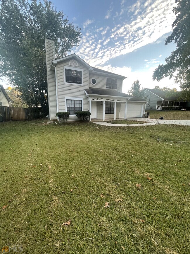 Building Photo - 255 Canterbury Dr