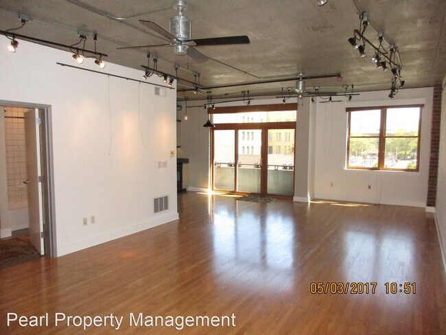 Building Photo - 411 NW Flanders St