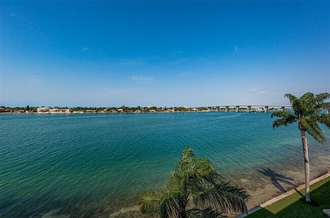 Building Photo - 6085 Bahia Del Mar Cir
