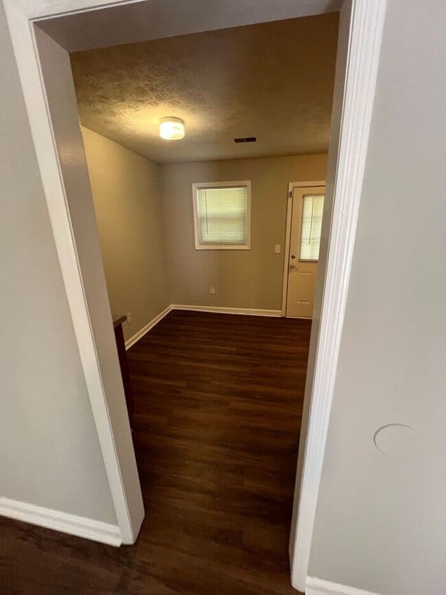 Foto del edificio - Cozy 2-Bedroom Ranch Duplex for Rent