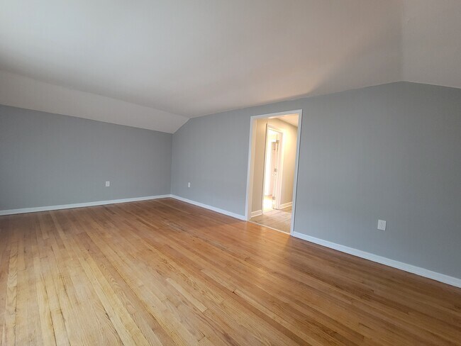 Building Photo - 103 E 25th St