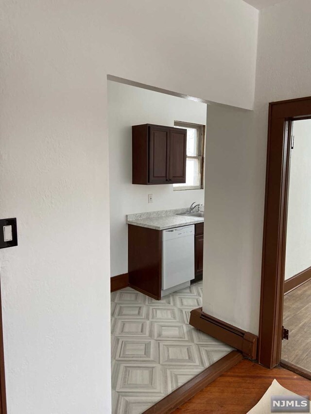 Foto del edificio - 182 Farnham Ave