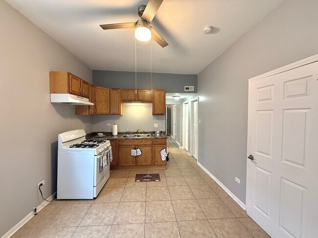 Foto del edificio - 3512 W 12th Pl