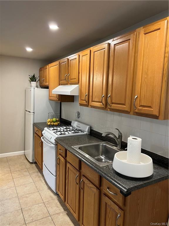 187 W Clarkstown Rd Unit 1, New City, NY 10956 Room for Rent in New