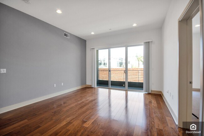 Foto del edificio - 4211 Redwood Ave