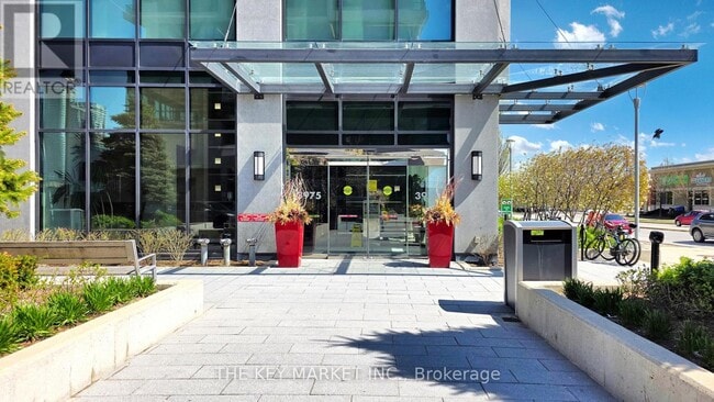 Building Photo - 3975-3975 Grand Park Dr