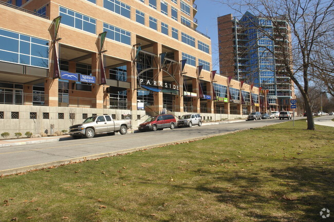 Building Photo - Parkside Tower