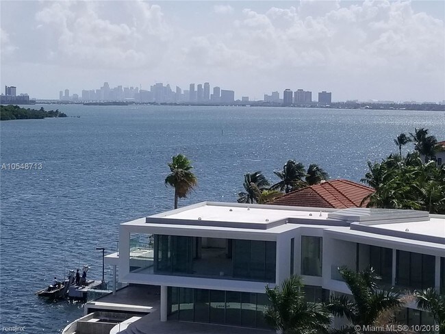 Building Photo - 1 br, 3 bath  - 11930 N Bayshore Dr Apt 701