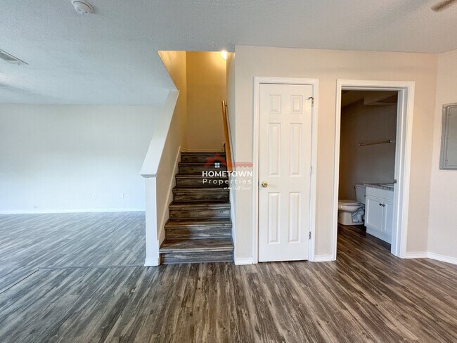 Building Photo - 2-Bedroom Rental with 2 Full Bathrooms on ...