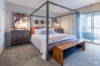 1 BR, 1 BA - Huron, 805 SF, Renovated - The Waverly on the Lake